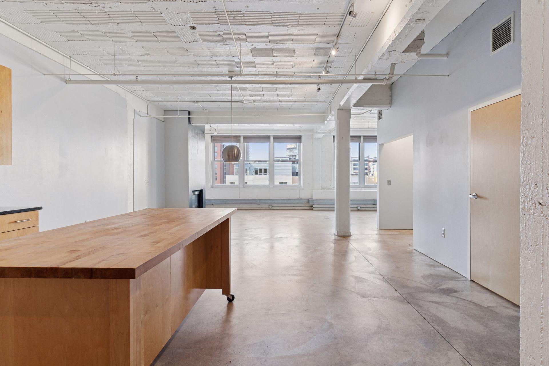 225 9th Street E 504
