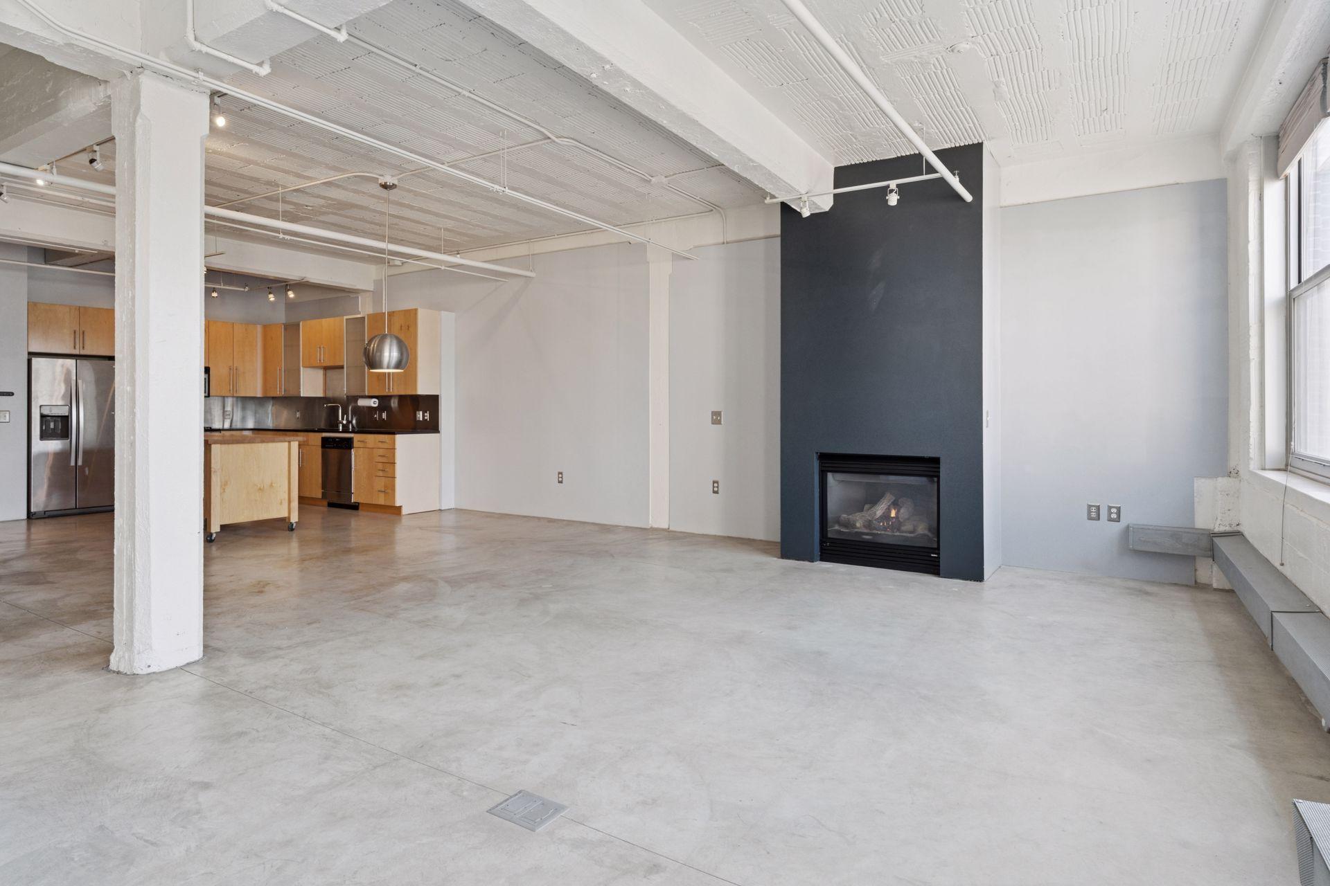 225 9th Street E 504