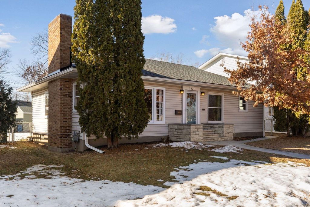 Photo of 3821 York Avenue N, Robbinsdale, MN 55422 (MLS # 7003564)