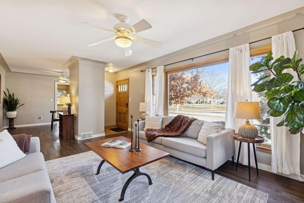 Photo of 3821 York Avenue N, Robbinsdale, MN 55422 (MLS # 7003564)