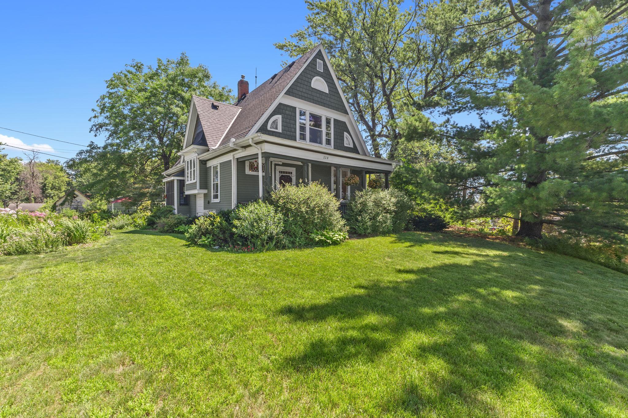 228 Summit Avenue