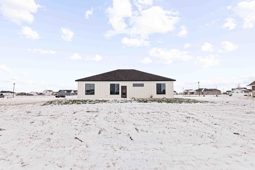 Photo of 215 Emma Court, Mapleton, ND 58059 (MLS # 6746649)