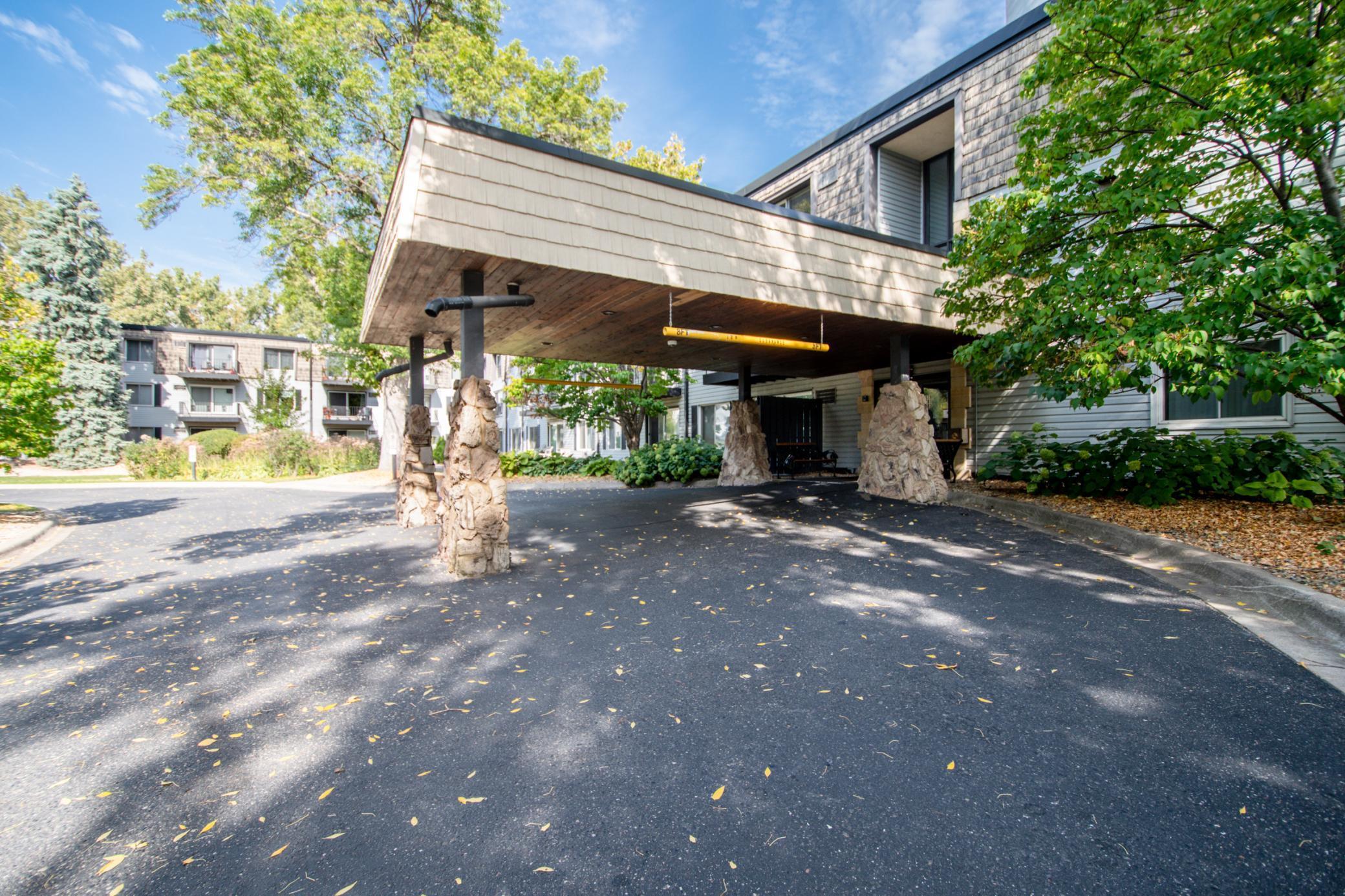 181 Little Canada Road E 115