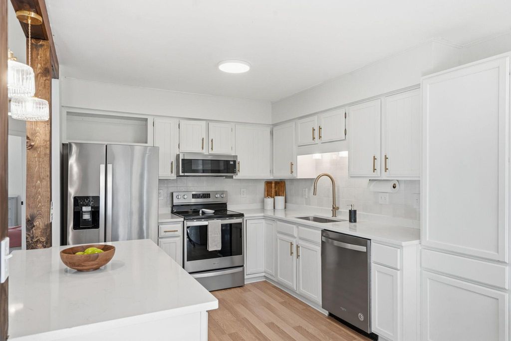 Photo of 6125 Creek View Trail, Minnetonka, MN 55345 (MLS # 7060480)