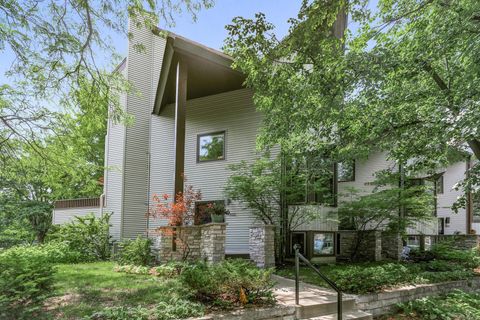 302 Selby Avenue Saint Paul MN 55102