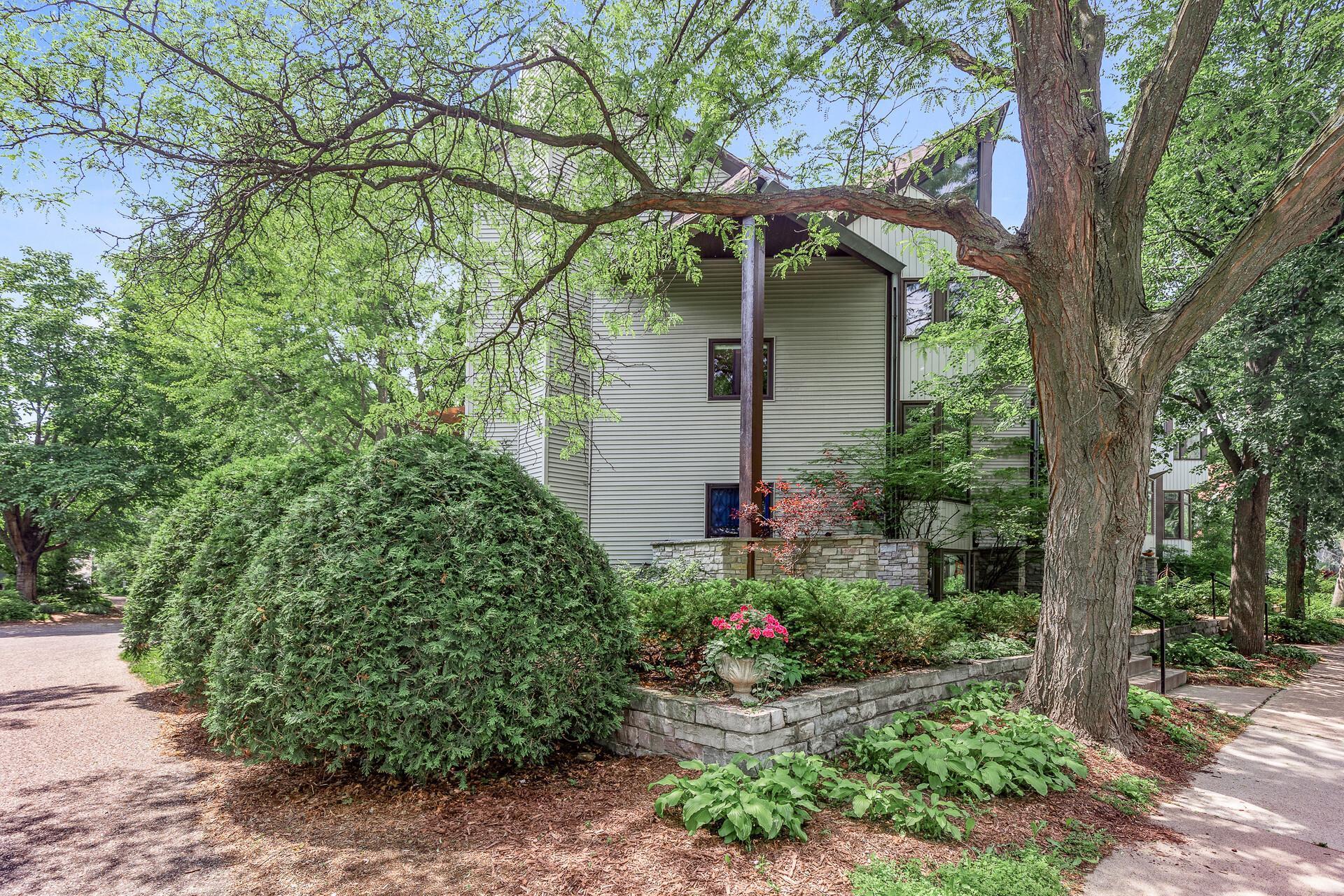 302 Selby Avenue