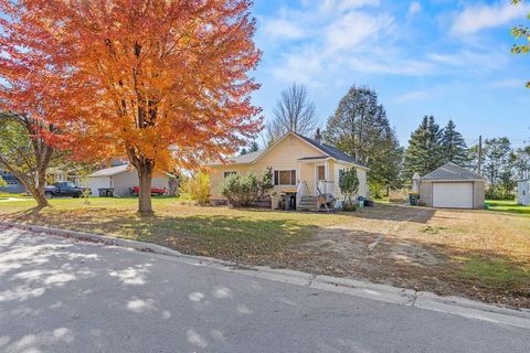 Photo of 303 Lorrain Street, Milroy, MN 56263 (MLS # 6807574) Photo of 303 Lorrain Street, Milroy, MN 56263 (MLS # 6807574)