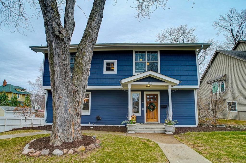 Photo of 121 Courtland Street, Excelsior, MN 55331 (MLS # 7044359)