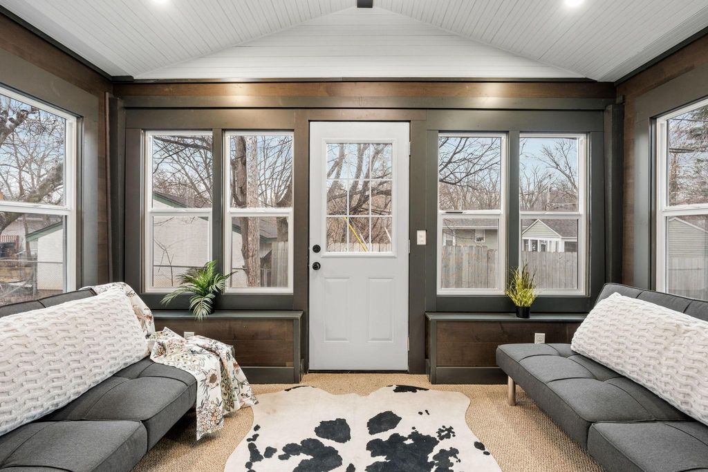 Photo of 1562 David Street, Saint Paul, MN 55119 (MLS # 7046615)