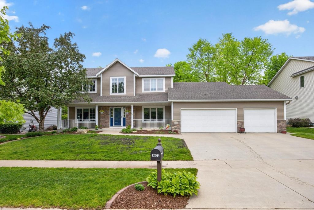 Photo of 2937 Oakview Drive NE, Rochester, MN 55906 (MLS # 7075328)