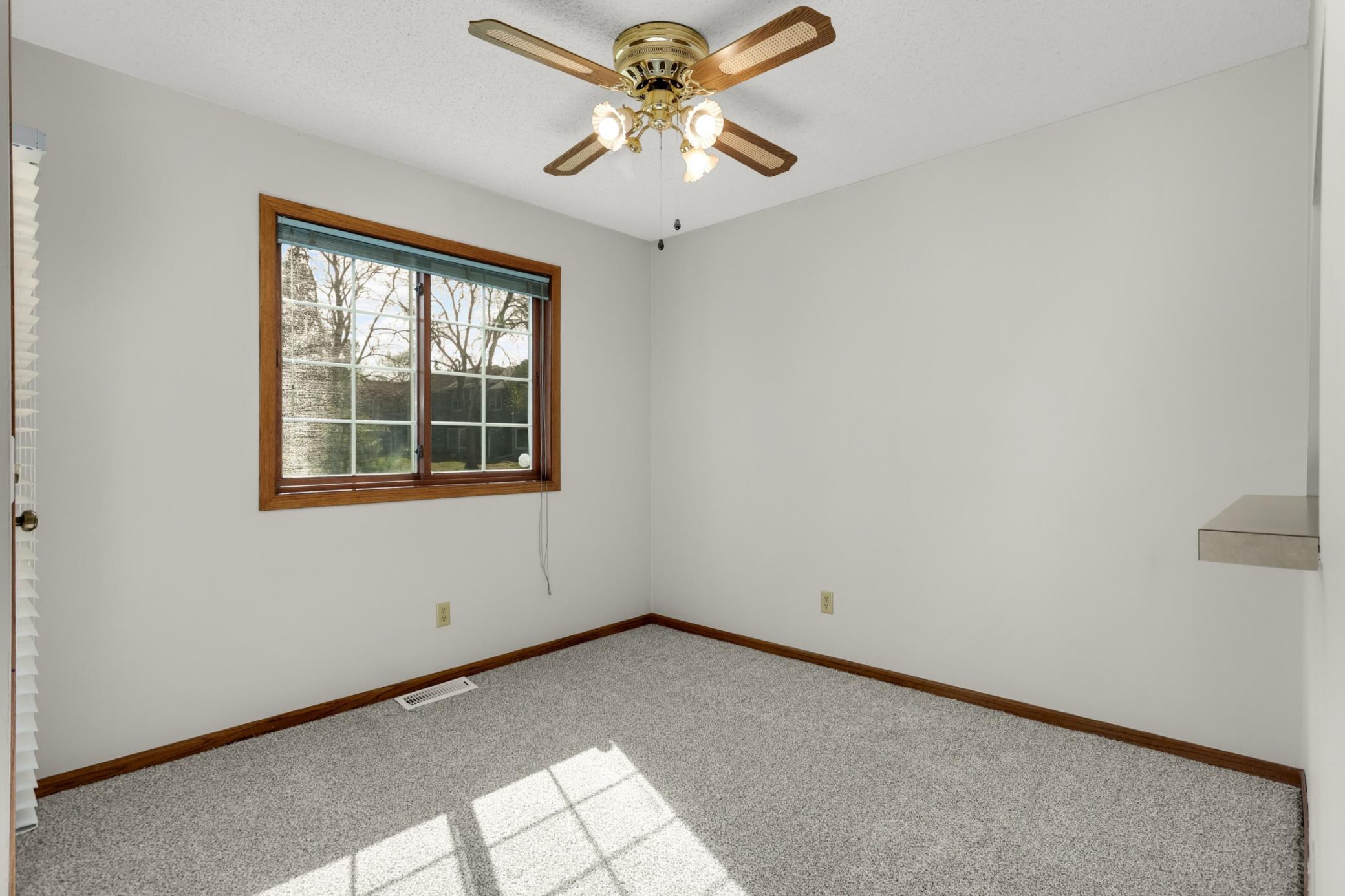 4061 Maureen Drive NE 105