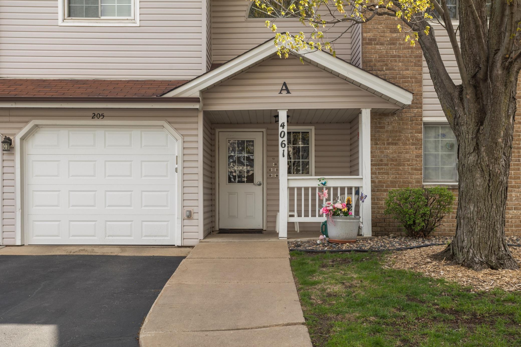 4061 Maureen Drive NE 105