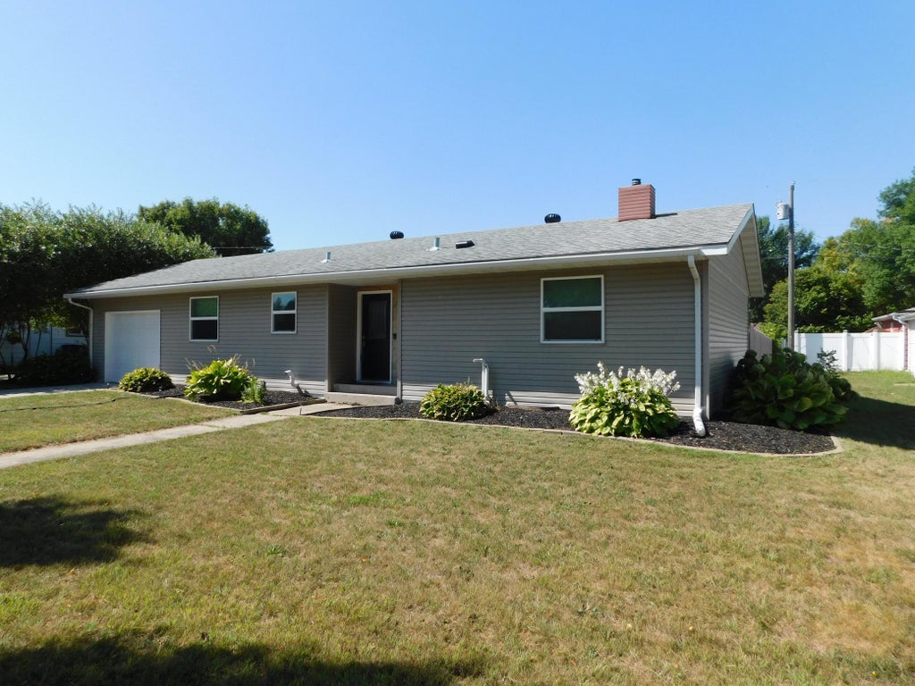 Photo of 1017 17th Street N, Moorhead, MN 56560 (MLS # 7136390)