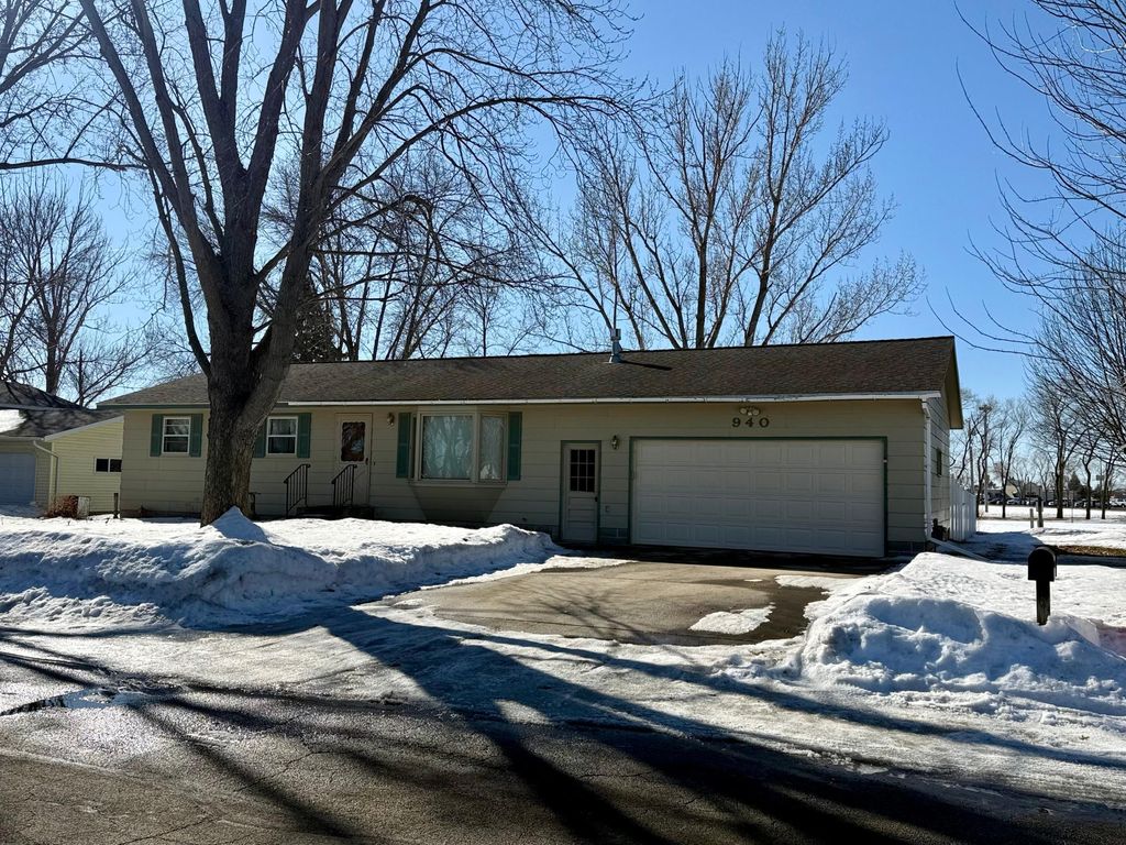 Photo of 940 Lilac Drive, Sauk Centre, MN 56378 (MLS # 7023720)