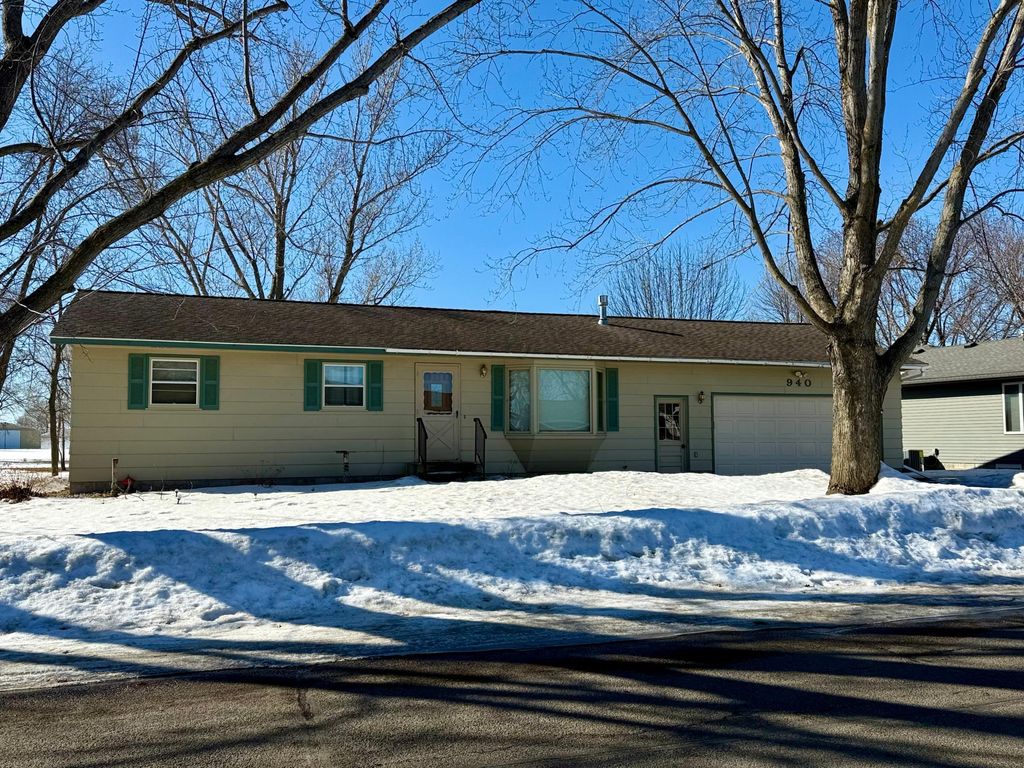 Photo of 940 Lilac Drive, Sauk Centre, MN 56378 (MLS # 7023720)