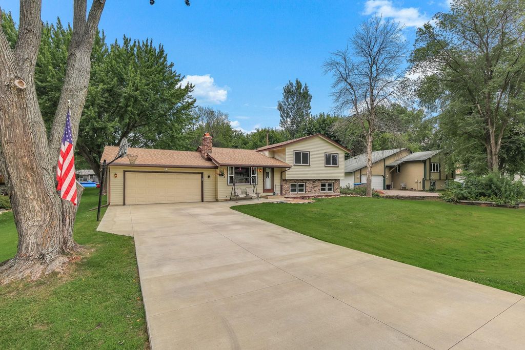 Photo of 5824 N 213th Street N, Forest Lake, MN 55025 (MLS # 7028595)