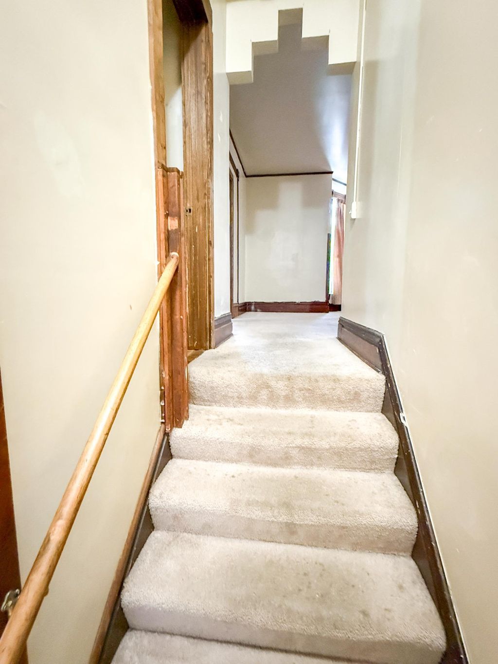 Photo of 1034 Reaney Avenue, Saint Paul, MN 55106 (MLS # 7017984)