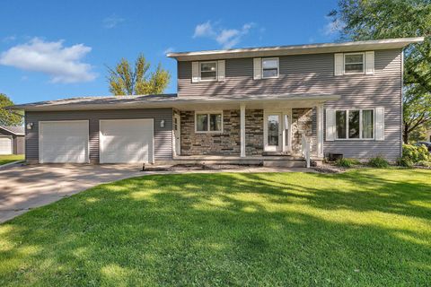 Photo of 706 7th Avenue NW, Clara City, MN 56222 (MLS # 6777511)