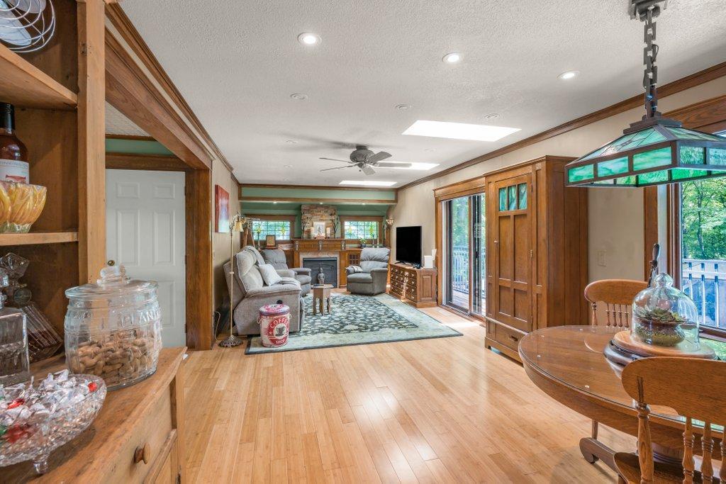 13060 Oakview Lane N