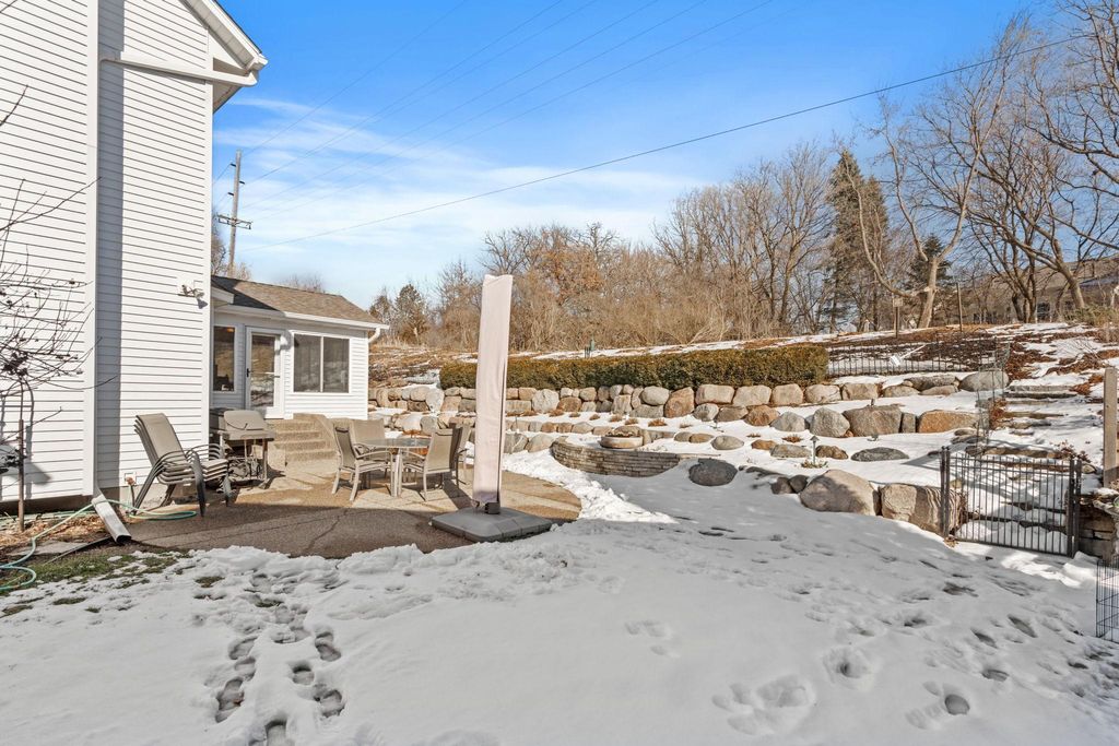 Photo of 7215 Sunshine Drive, Eden Prairie, MN 55346 (MLS # 7026878)