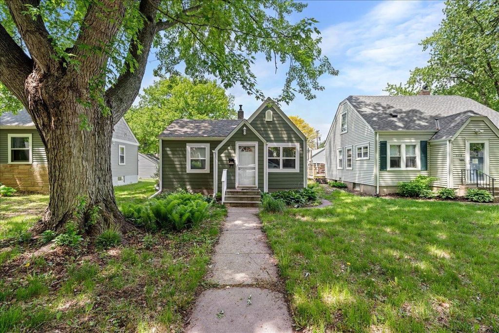 Photo of 5516 34th Avenue S, Minneapolis, MN 55417 (MLS # 7094138)