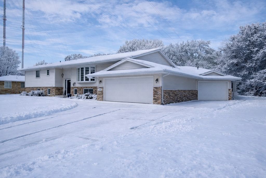 Photo of 835 Gramsie Road, Shoreview, MN 55126 (MLS # 7017264)