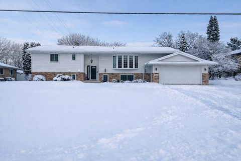 835 Gramsie Road Shoreview MN 55126