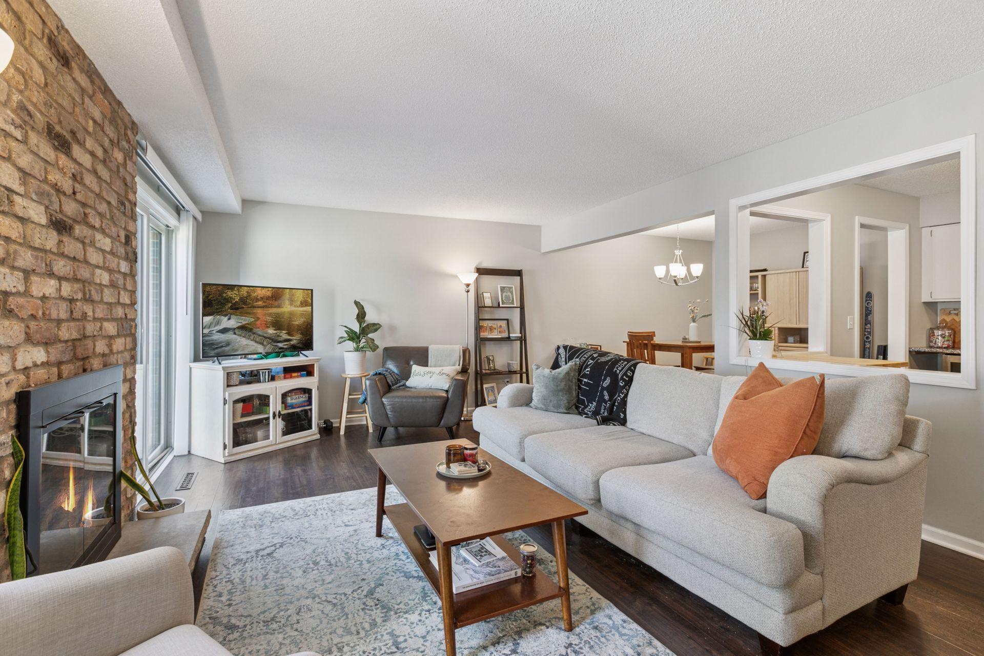 4441 Cedar Lake Road S