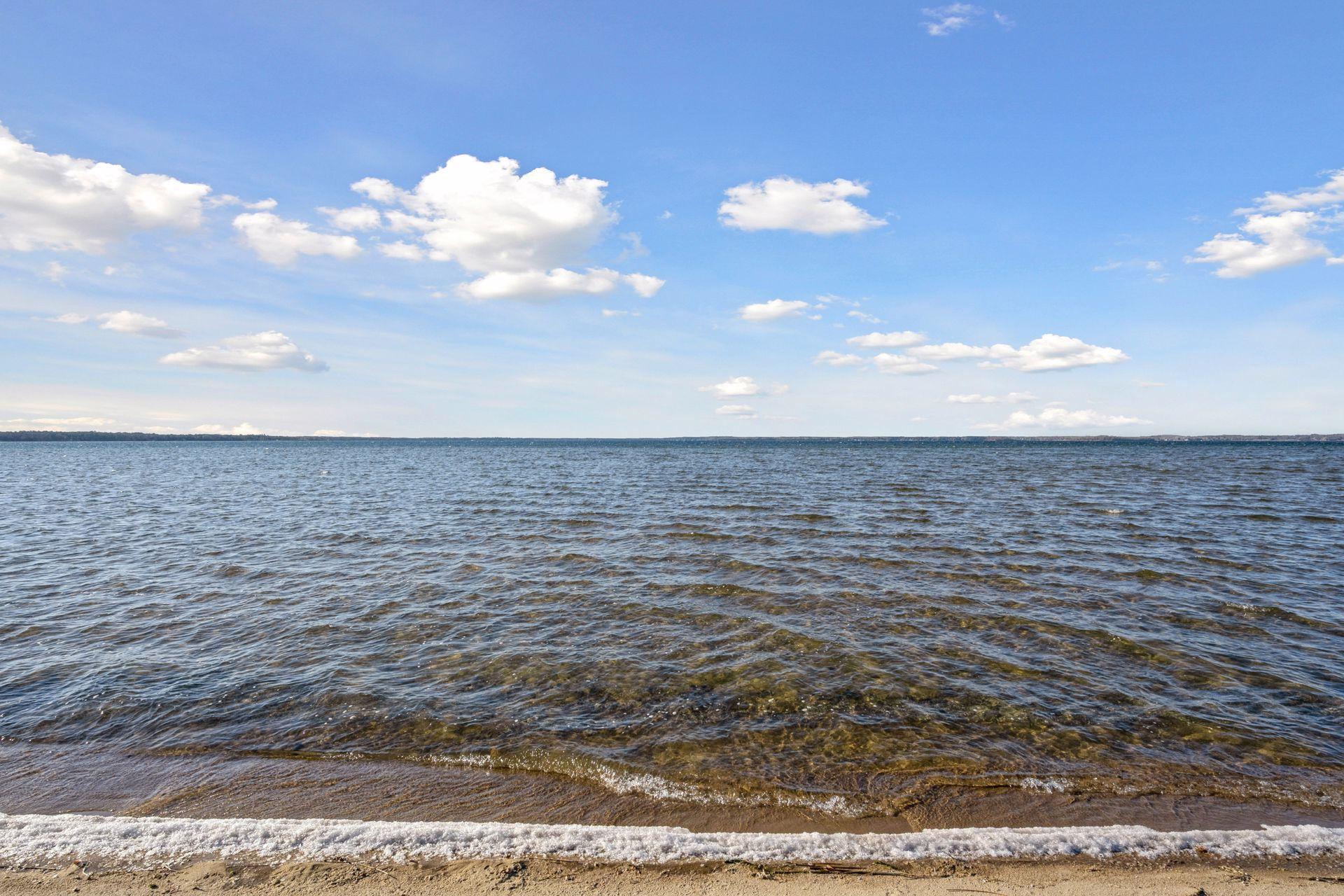 12553 N Pelican Lane