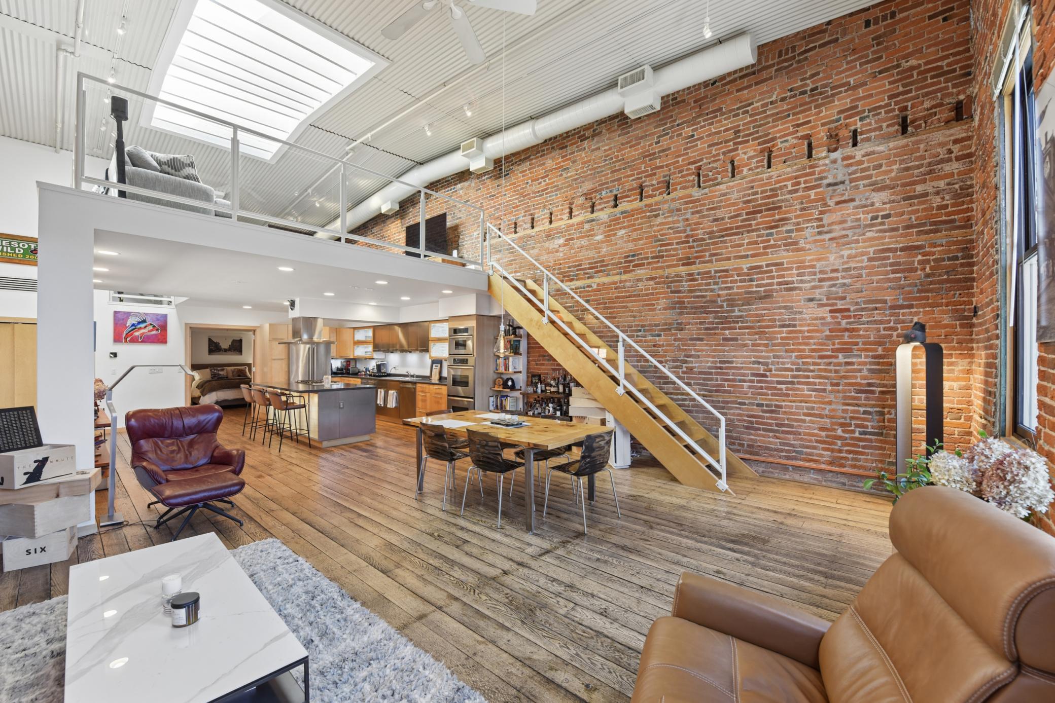 125 Main Street S