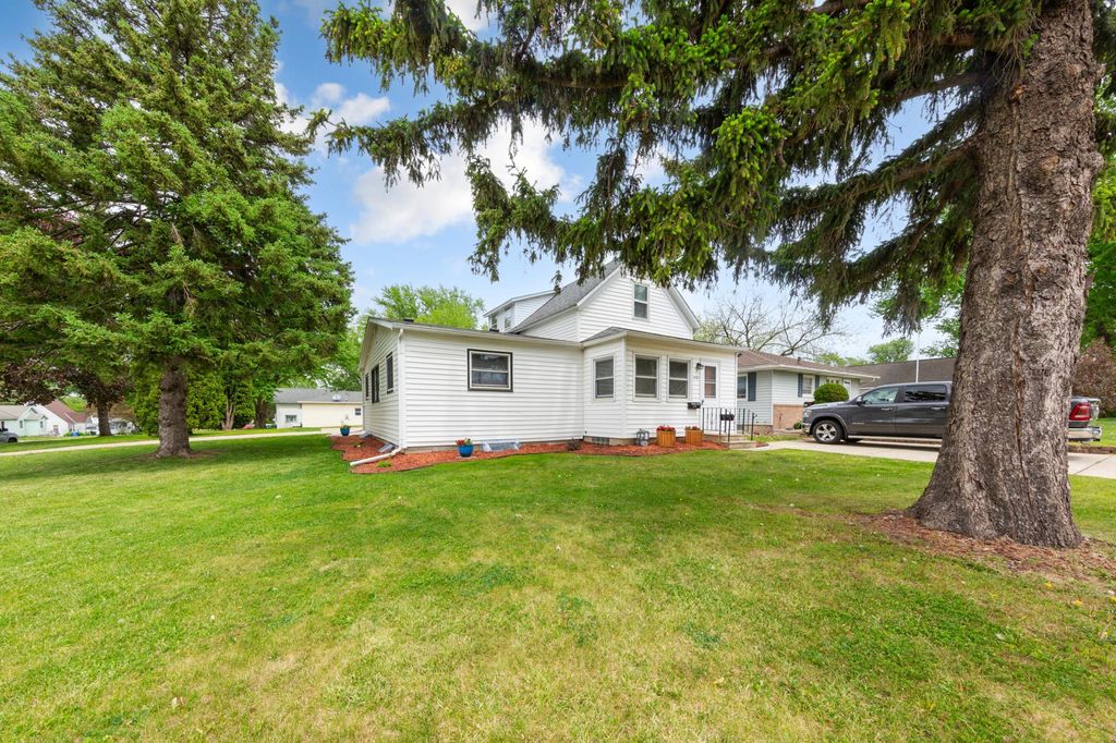 Photo of 808 E Vine Street, Owatonna, MN 55060 (MLS # 7077233)