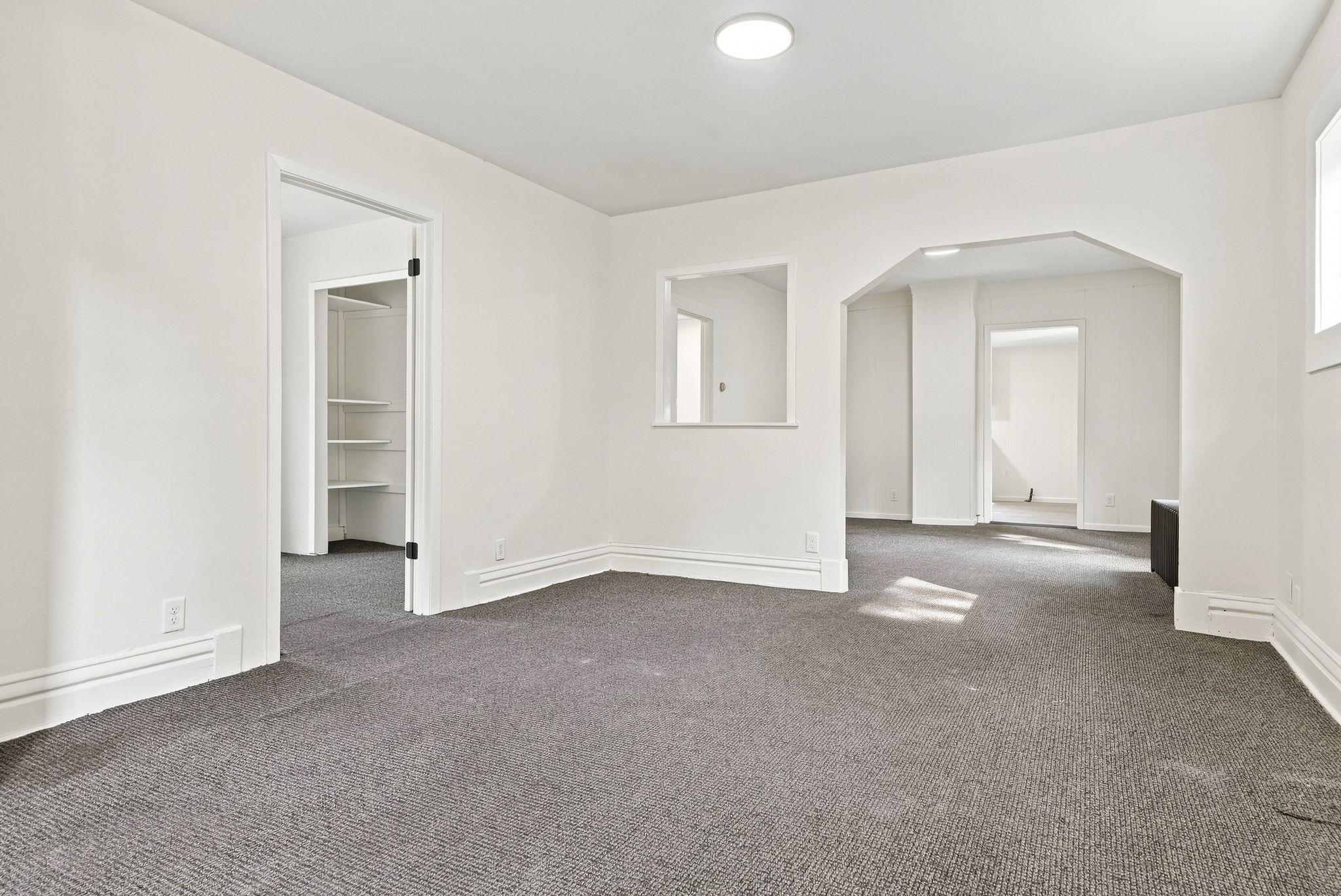 483 Lawson Avenue W