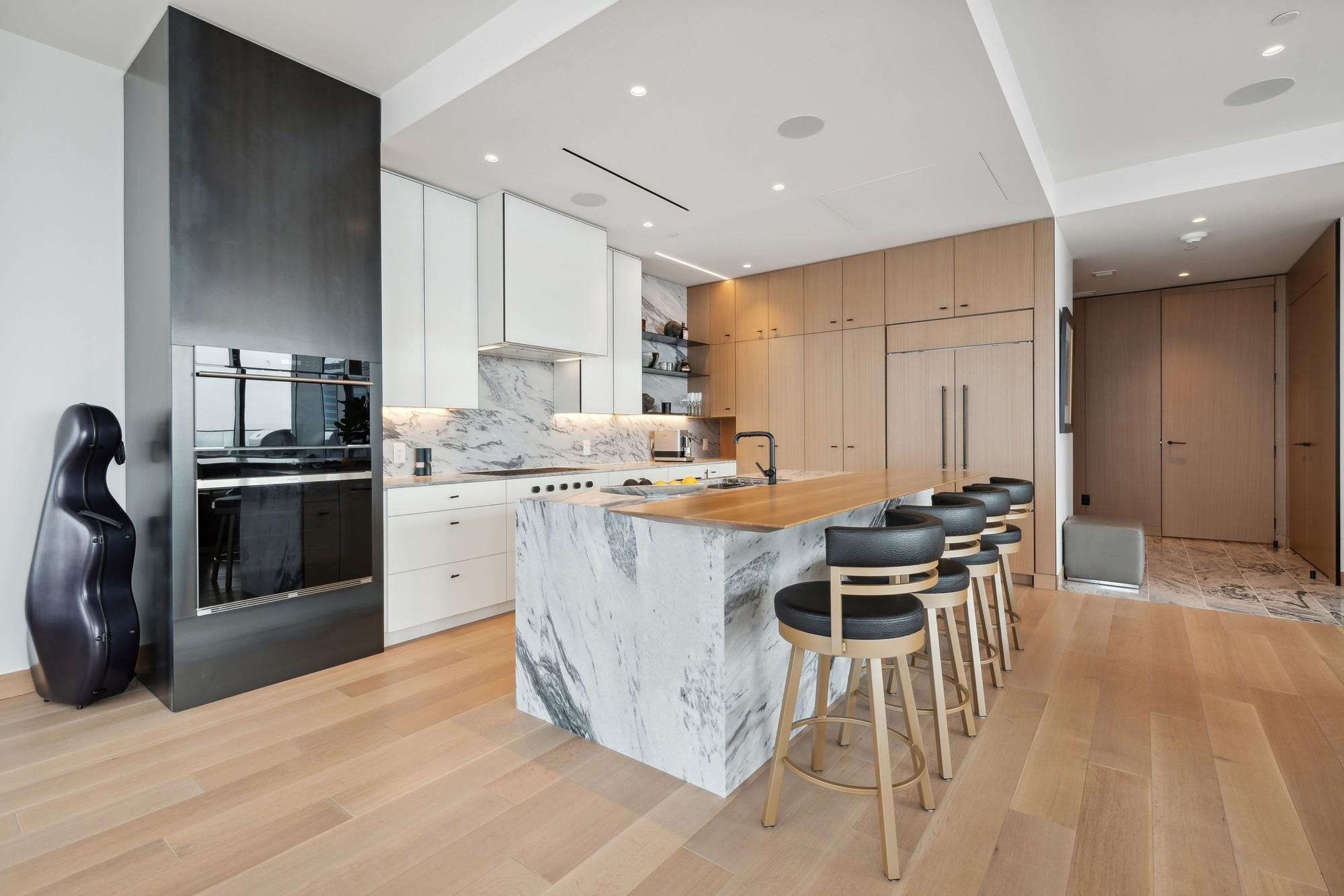 255 Hennepin Ave 3107