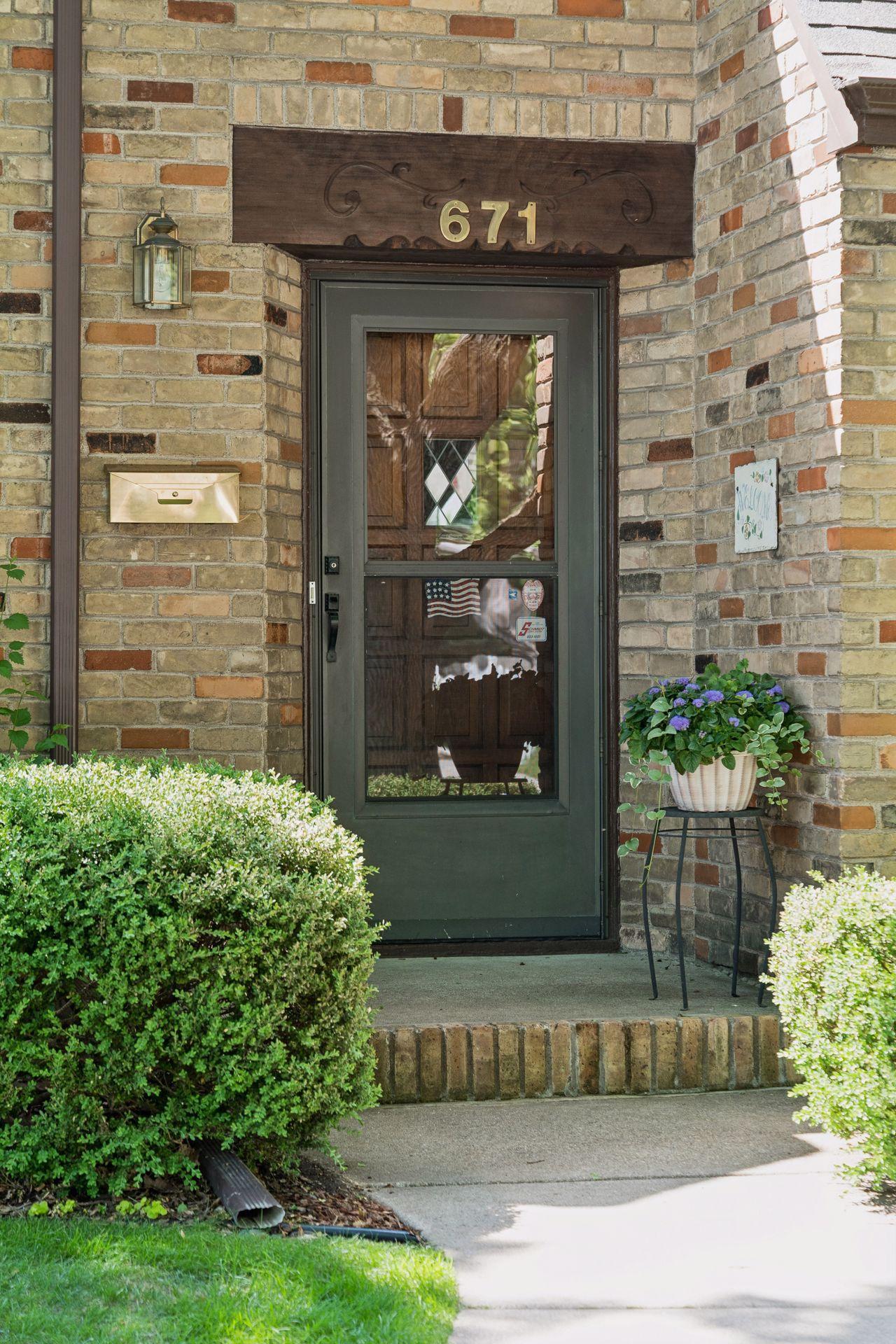 671 Josephine Place