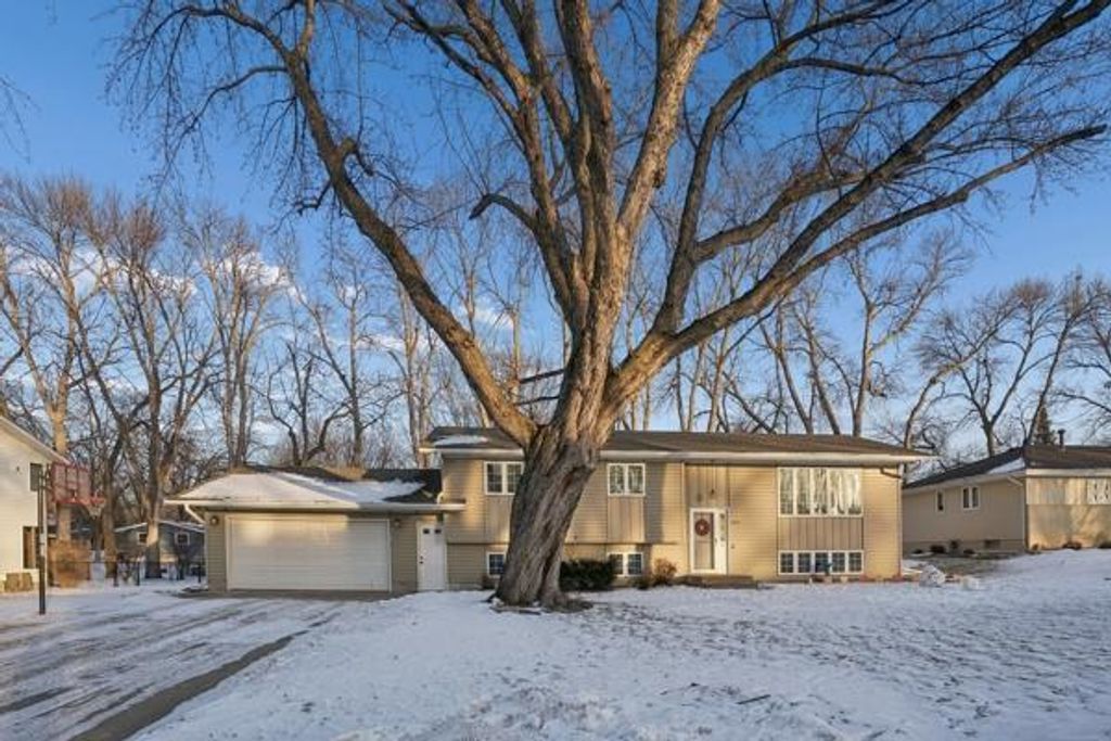 Photo of 200 Interwood Drive, Glencoe, MN 55336 (MLS # 7009786)