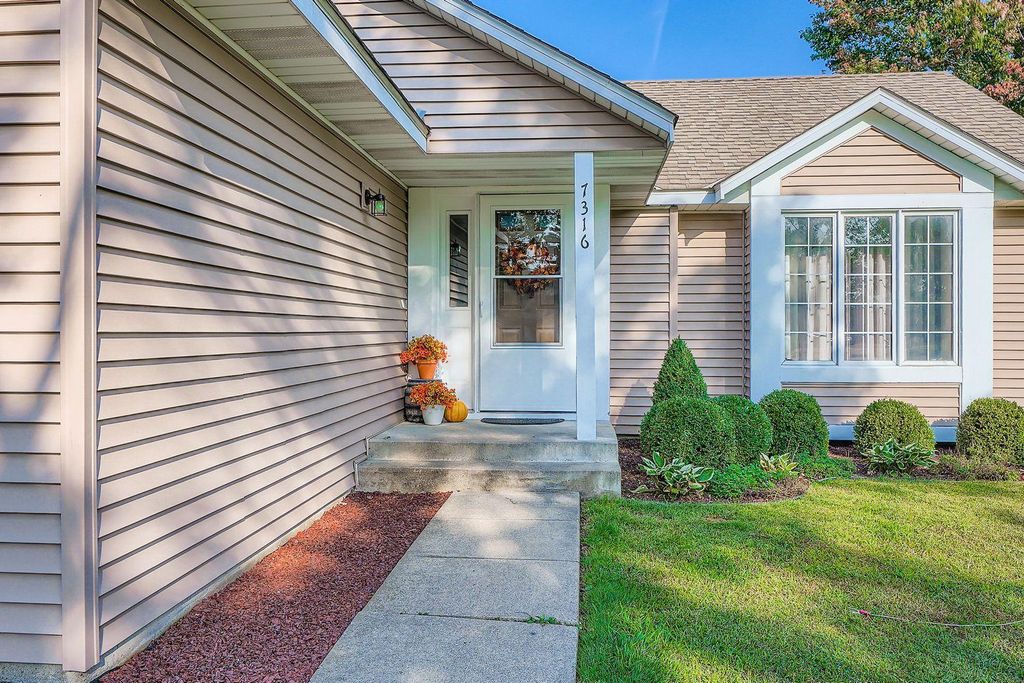 Photo of 7316 Janero Avenue S, Cottage Grove, MN 55016 (MLS # 7014935)
