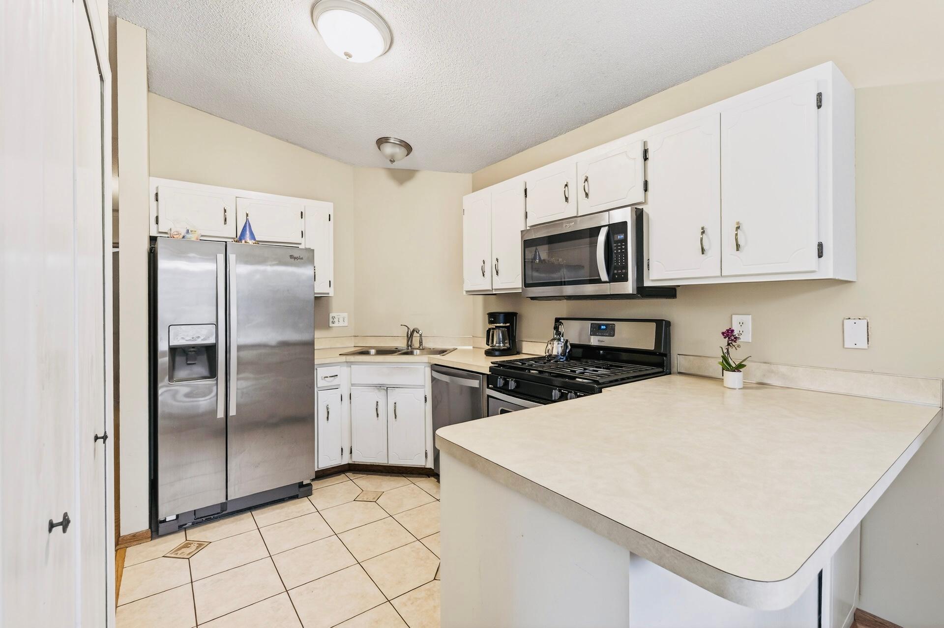 1272 Ferndale Street N