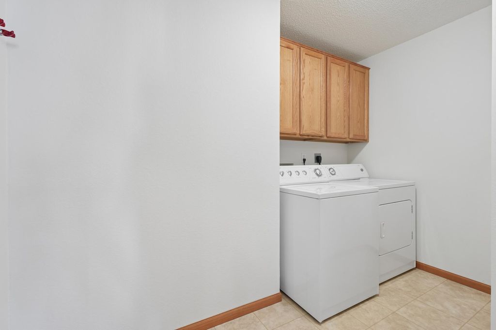 Photo of 6600 Lyndale Avenue S #402, Richfield, MN 55423 (MLS # 7021199)