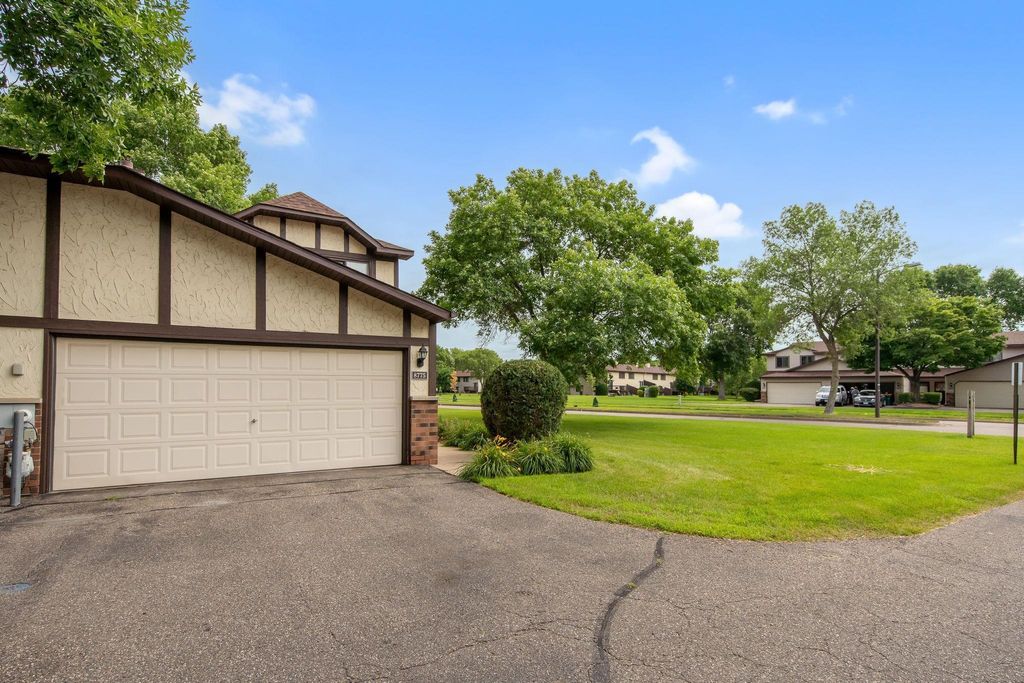 Photo of 8775 Maplebrook Parkway N, Brooklyn Park, MN 55445 (MLS # 7009505)