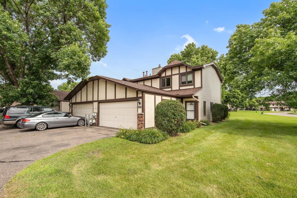 Photo of 8775 Maplebrook Parkway N, Brooklyn Park, MN 55445 (MLS # 7009505)