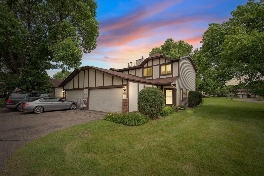 Photo of 8775 Maplebrook Parkway N, Brooklyn Park, MN 55445 (MLS # 7009505)