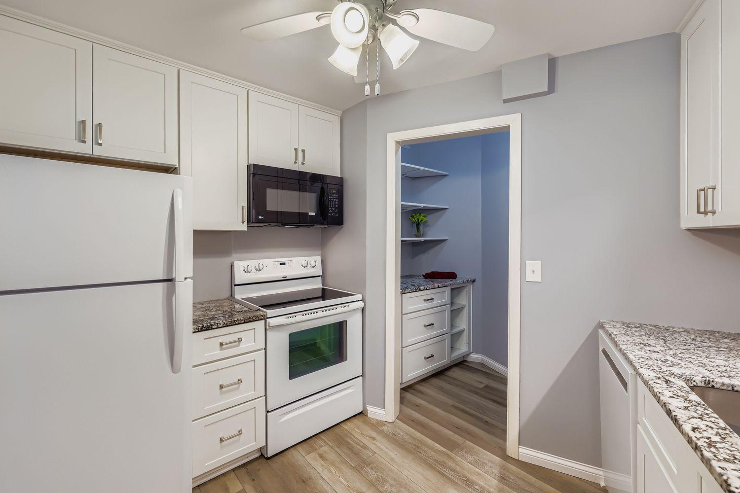 2690 Oxford Street N 209