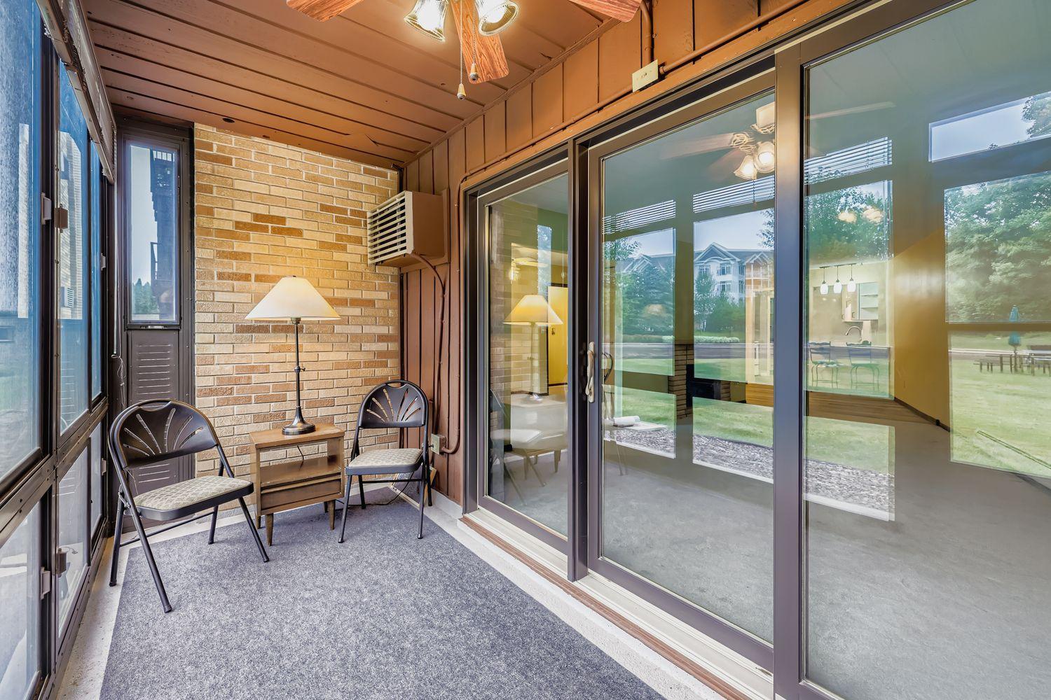 2690 Oxford Street N 209