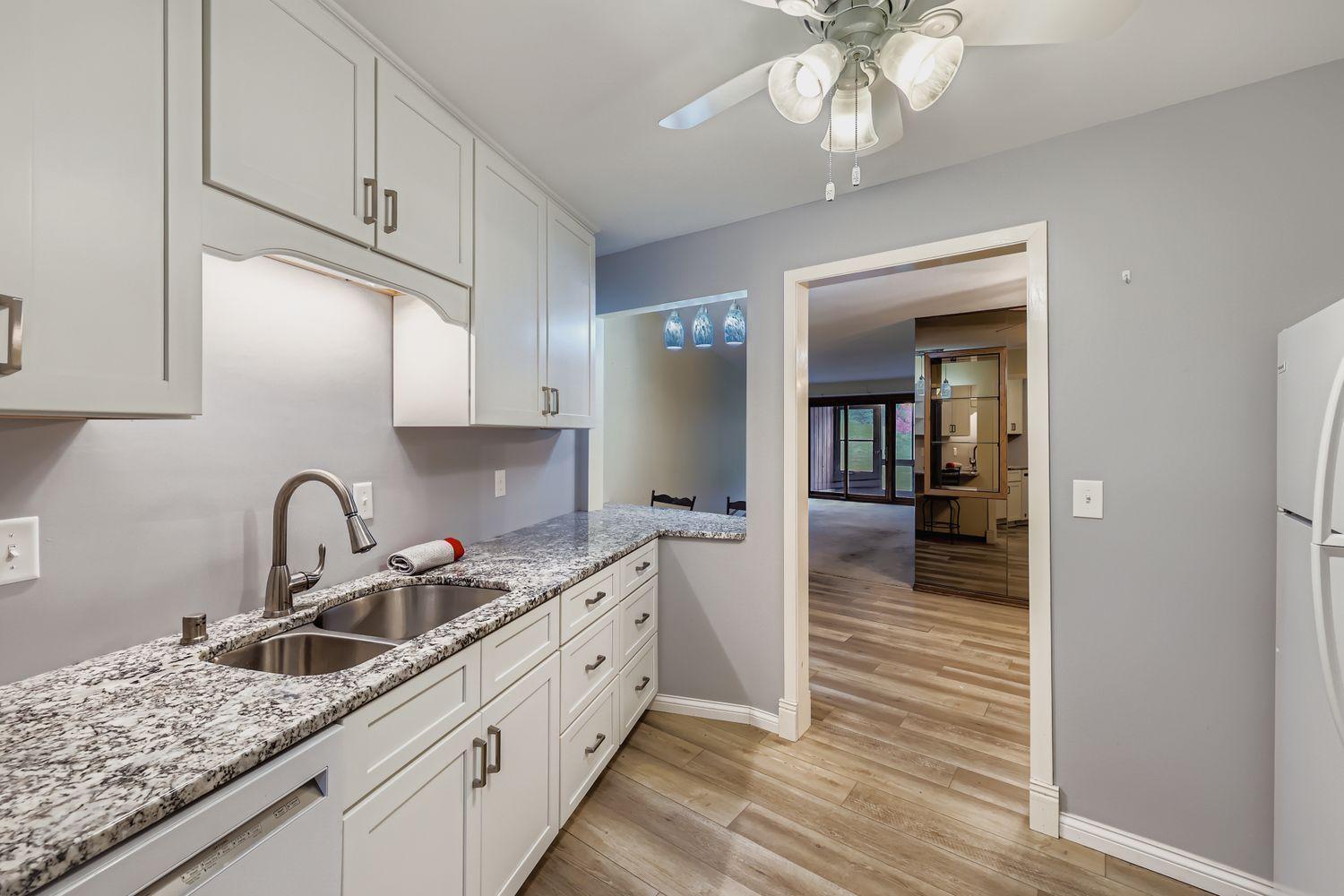 2690 Oxford Street N 209