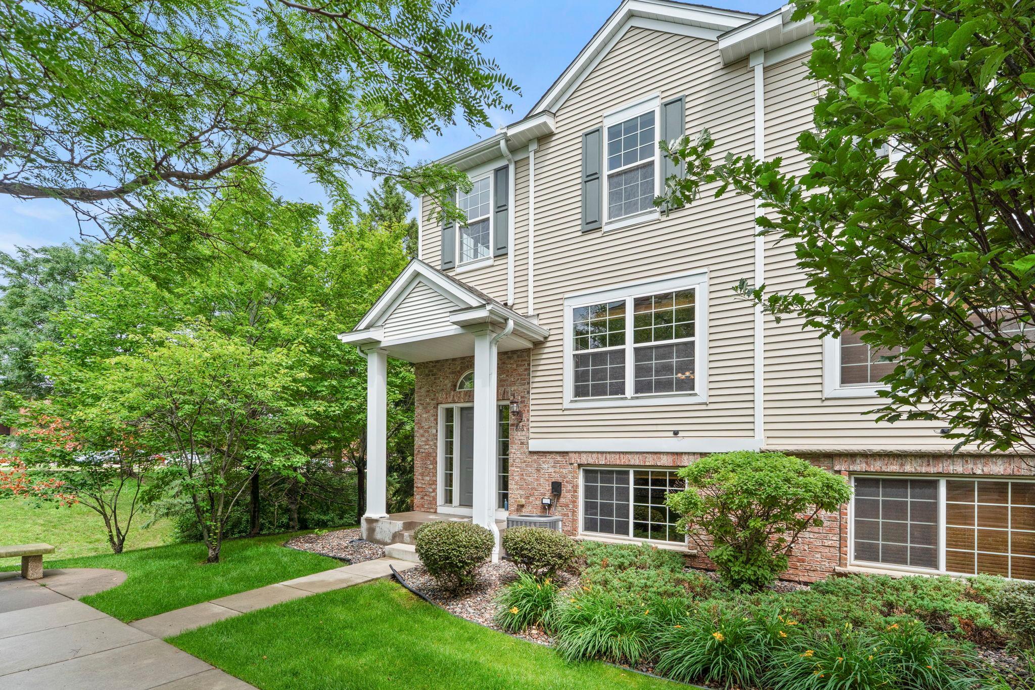 868 Ledgestone Drive
