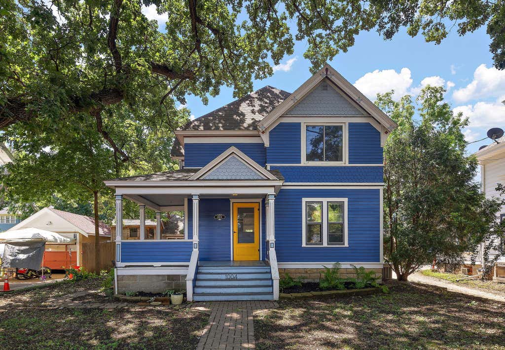 Photo of 1004 Center Street W, Rochester, MN 55902 (MLS # 7114109)