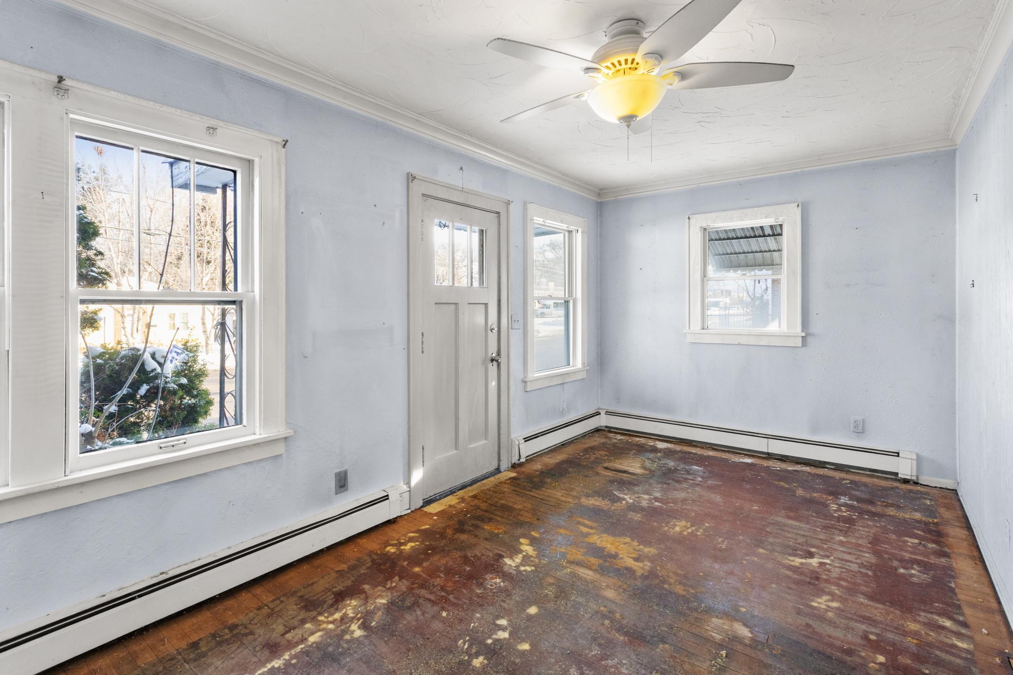 553 White Bear Avenue N