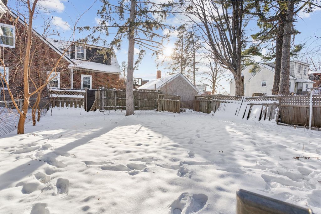 Photo of 553 White Bear Avenue N, Saint Paul, MN 55106 (MLS # 6821267)