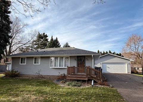 1260 Guthrie Avenue N Oakdale MN 55128