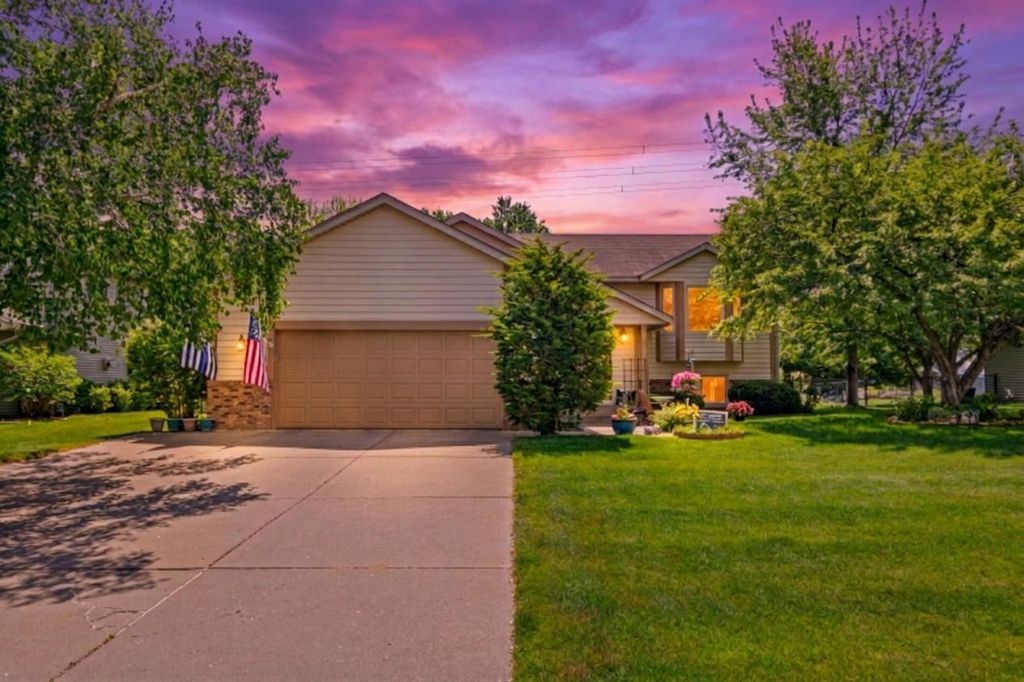 Photo of 16608 Imperial Way, Lakeville, MN 55044 (MLS # 7072337)